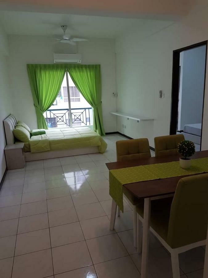 Api Api Centre Apartment Homestay Kota Kinabalu Buitenkant foto